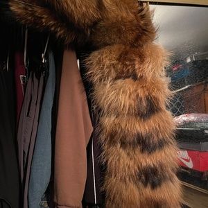 One fur sleeve for fashion